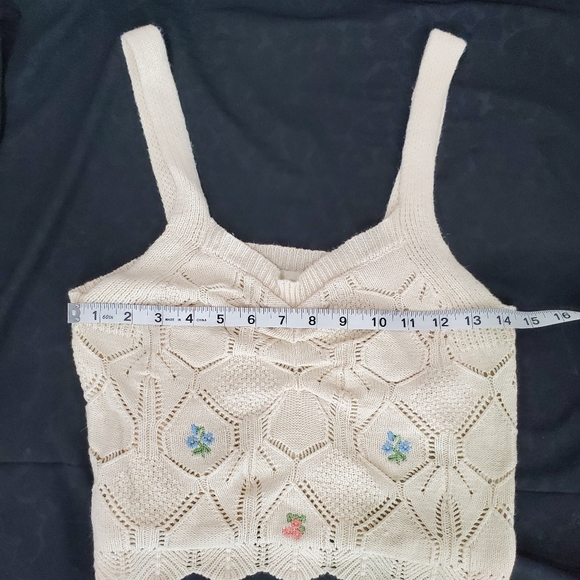 Freshman 1996 Crocheted Embroidered Boho Scalloped Edge  Cropped Tank Top SZ M - Picture 4 of 10